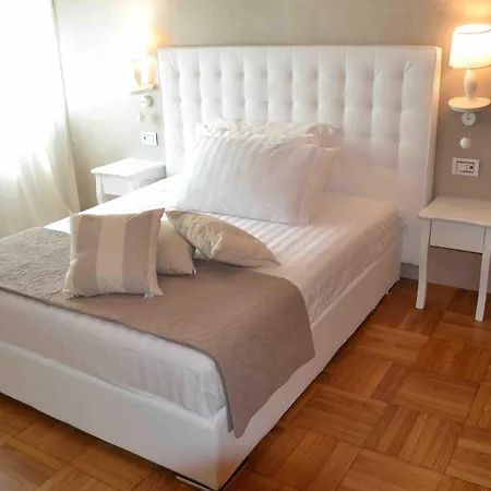 Ginevra Rooms-2